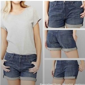 GAP * Sexy boyfriend jean shorts SIZE 25